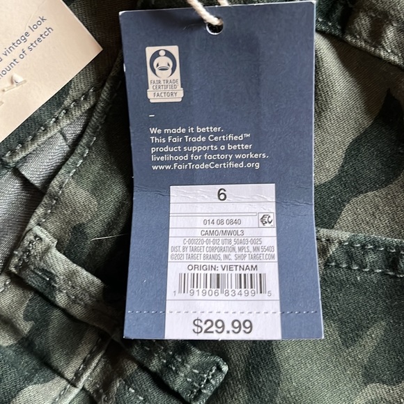 Camo Universal Thread straight leg jeans - Picture 3 of 8